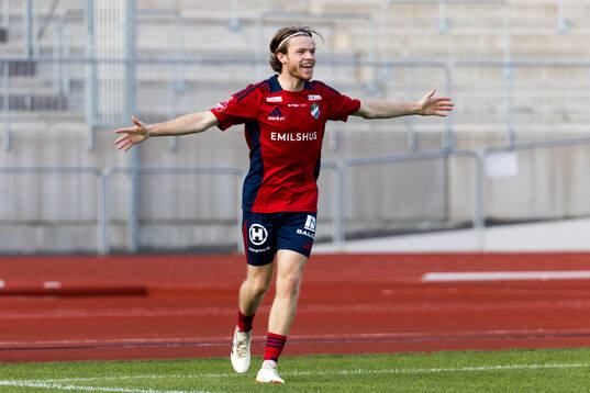 Östers Daniel Ljung jublar