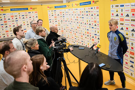 Lucas Bergvall of the Swedish men’s national football team in a mixed zone
