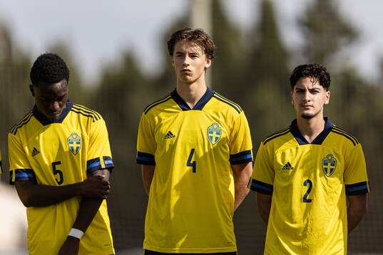 Genesis Antwi, John Mellberg and Emir El-Kathemi of Sweden at line up ahead of the international friendly under-21 football match between Sweden and Japan on October 9, 2024 in Valencia. 