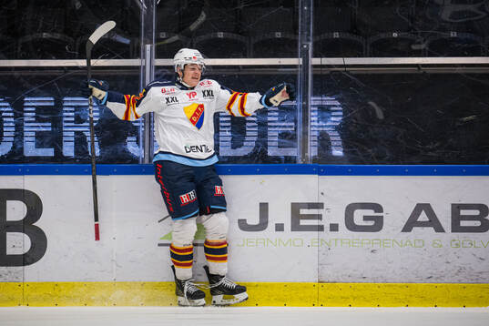 Djurgårdens Hampus Larsson jublar