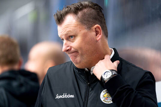 Vimmerbys assisterande tränare Björn Olsson deppar