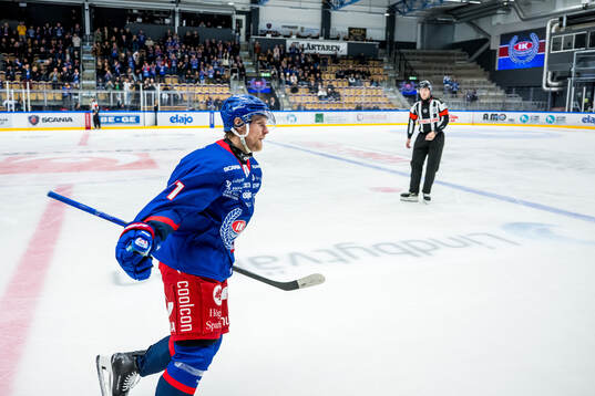 Oskarshamns Filip Sveningsson jublar