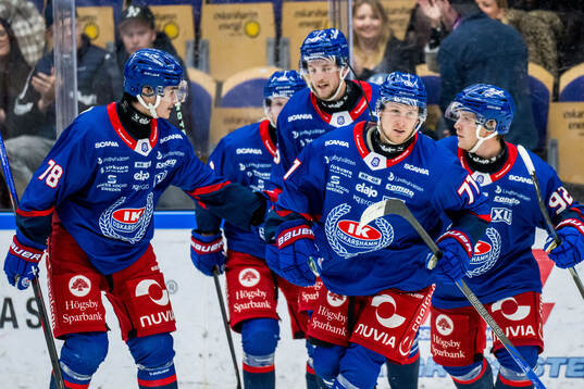 Oskarshamns Filip Sveningsson jublar