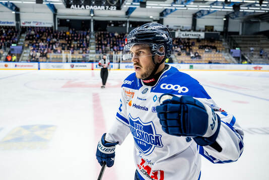 Karlskogas Viktor Lennartsson jublar