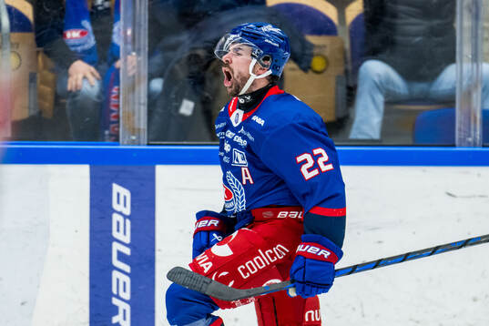 Oskarshamns Erik Reed Bradford jublar