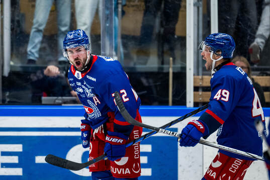 Oskarshamns Erik Reed Bradford jublar