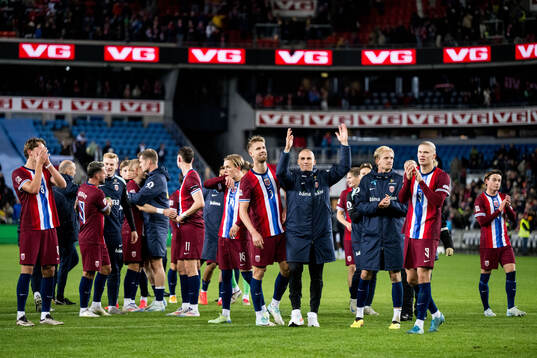Players of Norway celebrate