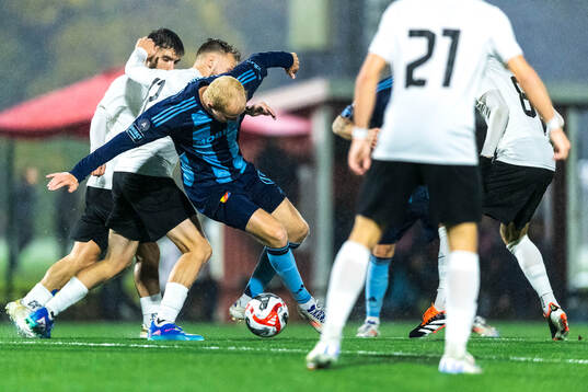FC Järfällas Melker Lönn och Djurgårdens Peter Therkildsen