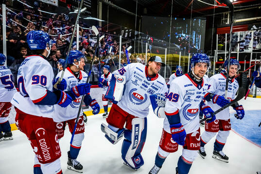 Oskarshamn spelare jublar