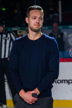 Brynäs före detta lagkapten Jacob Blomqvist hyllas