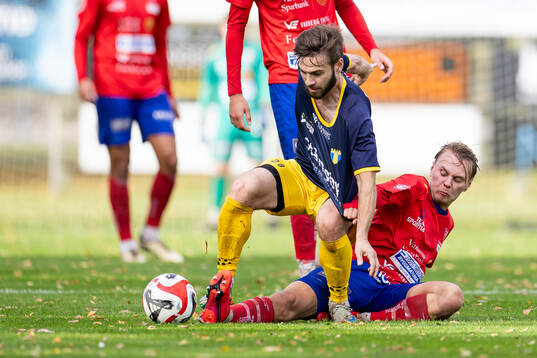 Torns Mirza Halvadzic och Tvååkers Felix Gustafsson