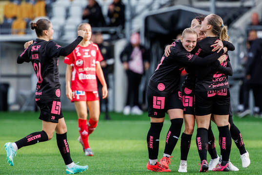 Häckens Alice Bergström jublar efter 3-1
