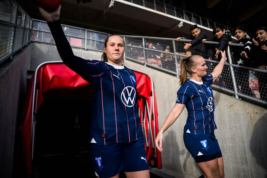 Malmö FFs Linnea Svensson och Lovisa Gustafsson kommer ut