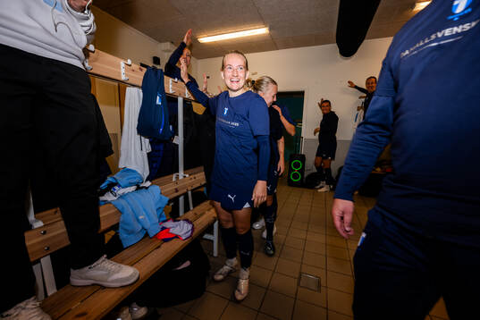 Malmö FFs Sofia Wännerdahl jublar i omklädningsrummet