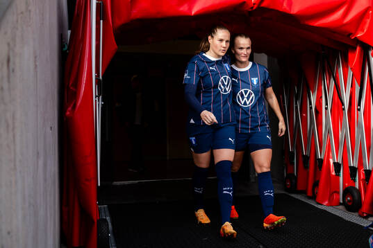almö FFs Linnea Svensson och Lovisa Gustafsson kommer ut