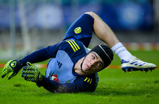 Bla gjennom flere bilder av Football, Nations League, Sweden, training