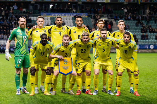 The starting eleven of Sweden from the top left: goalkeeper Viktor Johansson, Viktor Gyökeres, Isak Hien, Alex Douglas, Anton Salétros, Emil Krafth, Ken Sema, Dejan Kulusevski, Sebastian Nanasi, Gabriel Gudmundsson and Yasin Ayari ahead of the Nations League football match between Estonia and Sweden on October 14, 2024 in Tallinn. 
