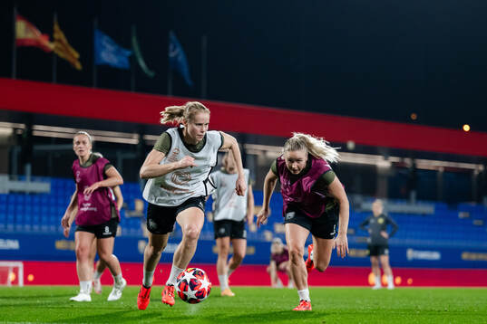 Julie Blakstad and Anna Jøsendal of Hammarby