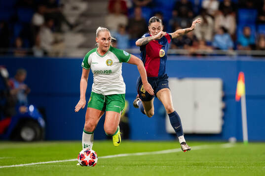 Cathinka Tandberg of Hammarby and Maria Leon of Barcelona