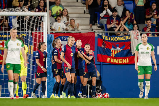 Fridolina Rolfö and Ewa Pajor of Barcelona celebrate after 6-0 goal