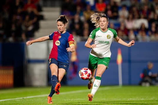 Marta Torrejon of Barcelona and Emma Westin of Hammarby