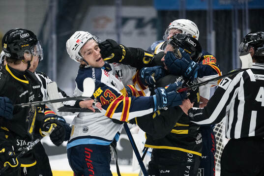 Djurgårdens Max Krogdahl och AIKs Jordan Bellerive