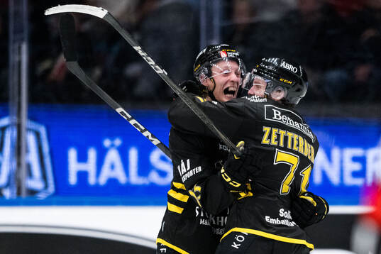 AIKs Lukas Zetterberg och Oliver Tärnström jublar