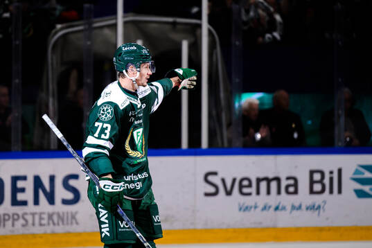 Färjestads Adam Ollas Mattsson jublar