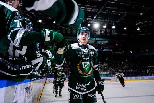 Färjestads Michael Lindqvist jublar