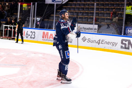 Linköpings Henrik Törnqvist jublar