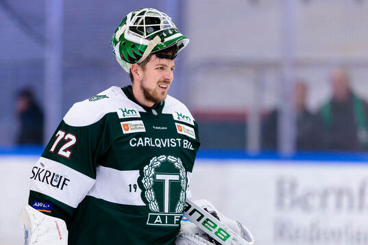 Tingsryds målvakt Pontus Eltonius jublar