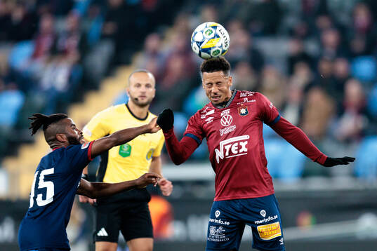 Sandvikens IFs John Junior Igbarumah och Örgrytes Tobias Sana