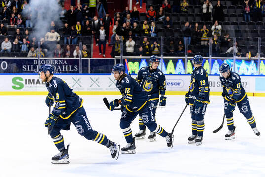 Södertäljes Viktor Grahn och Nicolai Meyer jublar