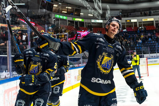 Södertäljes Ludvig Hedström jublar