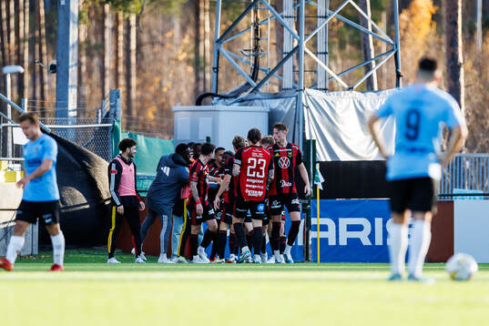 Östersunds Assiedou Yannick Armel Adjoumani jublar efter 1-0