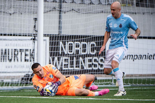 IK Oddevolds målvakt Armin Ibrahimovic och Gefles Anton