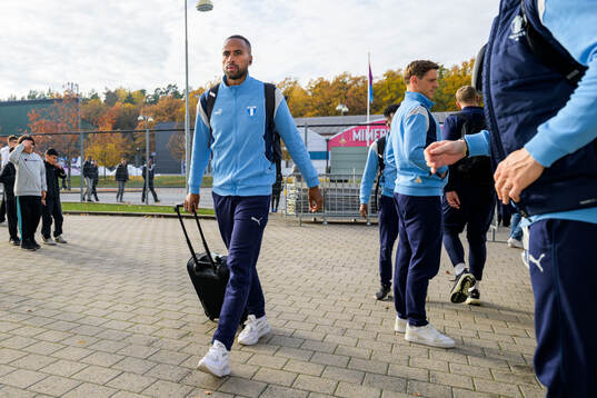 Malmö FFs Isaac Kiese Thelin anländer
