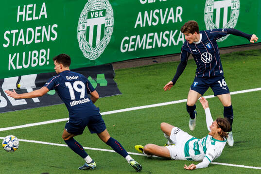 Västerås Gustav Granath och Malmö FFs Oliver Berg