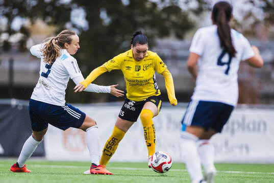 Älvsjös Clara Andersson och Elfsborgs Izabella Bergström