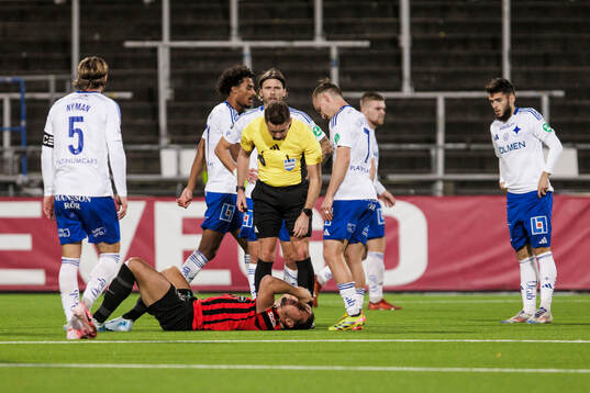 Brommapojkarnas Nikola Vasic har ont