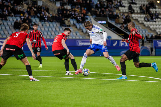 Brommapojkarnas Hlynur Freyr Karlsson och Serge-Junior