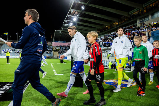 IFK Norrköpings Christoffer Nyman och målvakt David Mitov