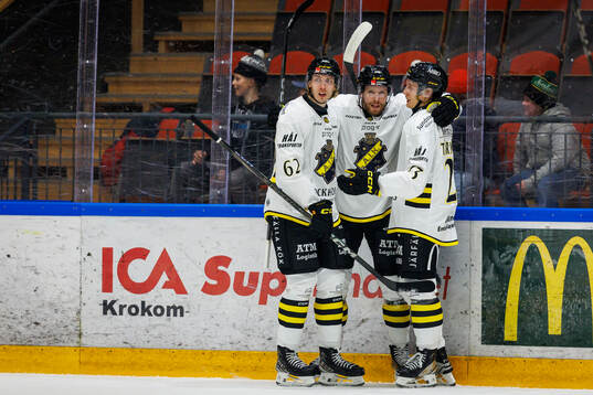 AIKs Simon Åkerström, Oliver Tärnström och Lukas