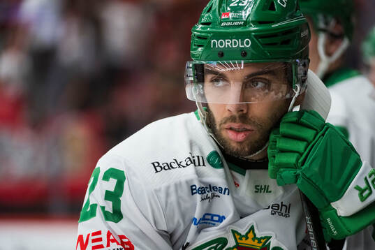 Rögles Josh Dickinson