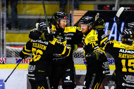 Västerås Eric Engstrand jublar