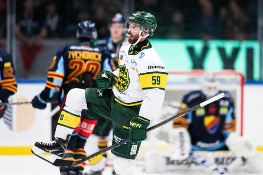 Björklövens Theoklis Theocharidis jublar