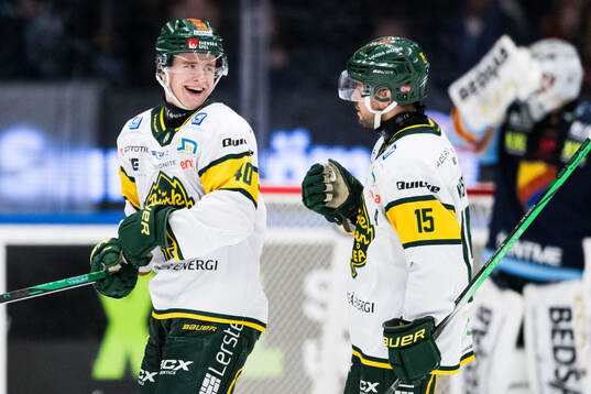 Björklövens Alfons Freij och Mattias Nörstebö jublar