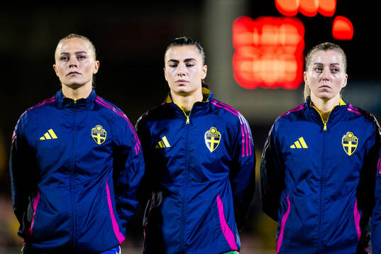 Fridolina Rolfö, goalkeeper Zecira Musovic and Linda