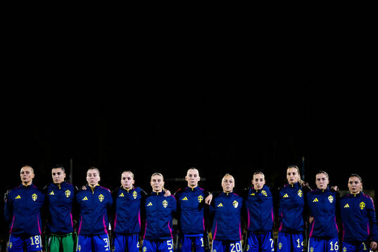 Fridolina Rolfö, goalkeeper Zecira Musovic, Linda