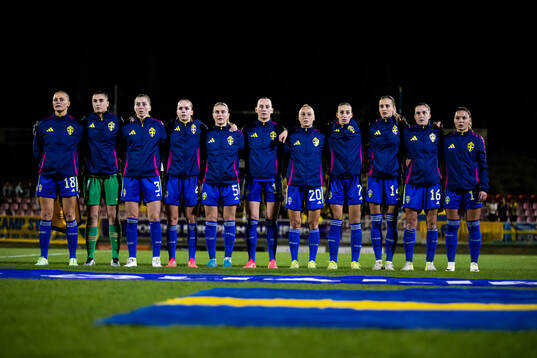 Fridolina Rolfö, goalkeeper Zecira Musovic, Linda